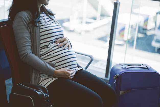 Какой месяц беременности считается безопасным для полета на самолете?
