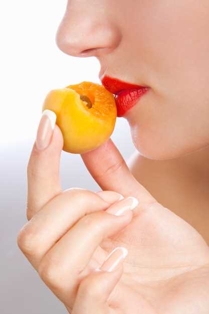 Заеды на губах: значит не хватает витамина